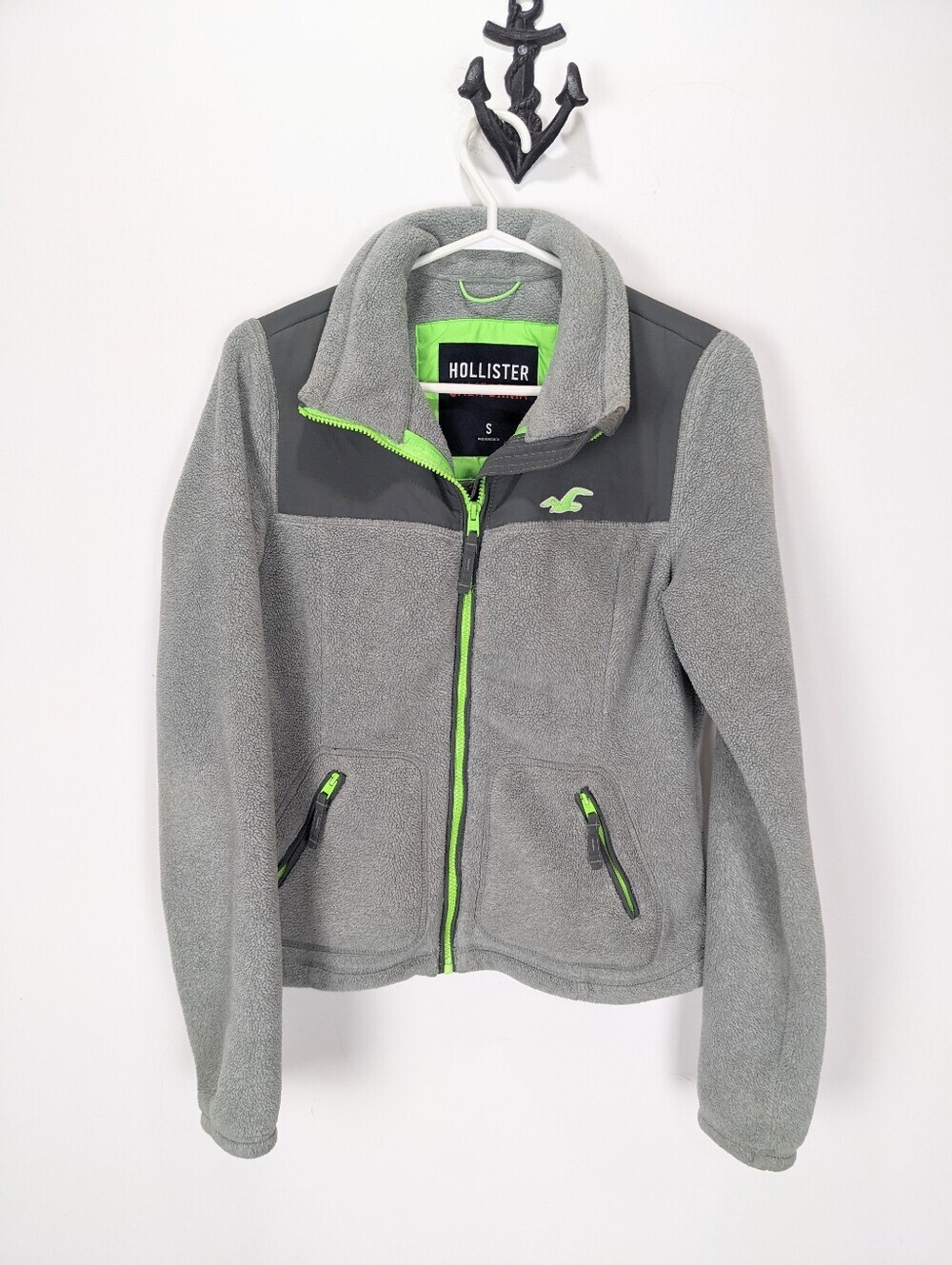 Hollister Men's Fleece Jacket Grey Neon Green Size Small